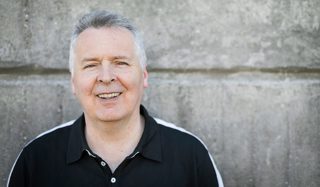 En gång var han själv en främling