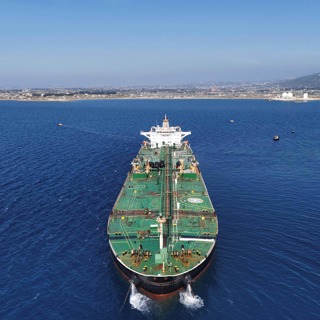 Trump tariffs tank Russian oil prices amid ‘global economic storm’ & US lift sanctions for Russian special envoy
