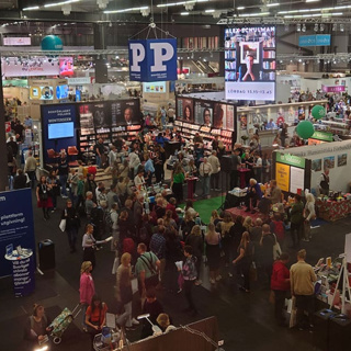 38x "Bort från E.T." Bokmässan -22