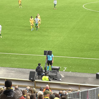 – De sier de trenger 10 kamper for å lære seg VAR. Smak litt på den!