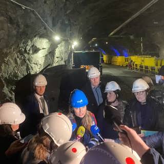 Gruvor i fokus när ett pressat Sverige tar över EU-klubban