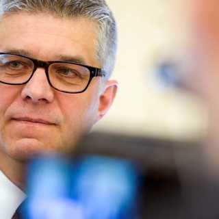 Konsekvensbryderier i Säpo-publicering, politiska epitet snårigt för redaktioner och ungas medieanvändning