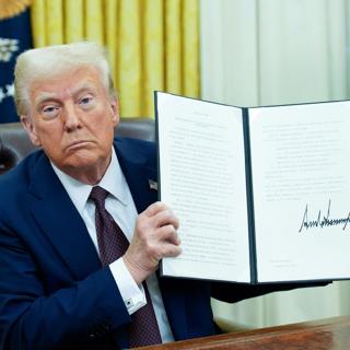 “He Likes to Sign Stuff” (with David Leonhardt & Jonathan Karl)
