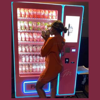 Episode 338 - Emani and Her Yarn Vending Machine