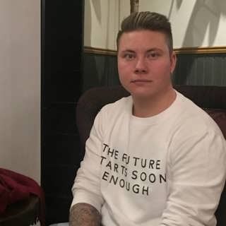"Hej allihop, jag är transsexuell!"
