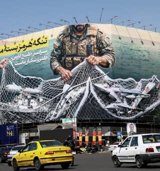 Trump threatens Iran after US rescues airman
