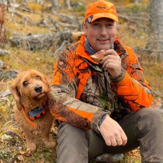 Jakt, innjaging, utstilling og Basset fauve de bretagne med Thomas Vibeto  
