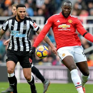 Benitez gets one over Mourinho