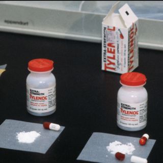 THE TYLENOL MURDERS