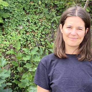 Asta Kamma August: I Sverige går man och bär på konflikterna