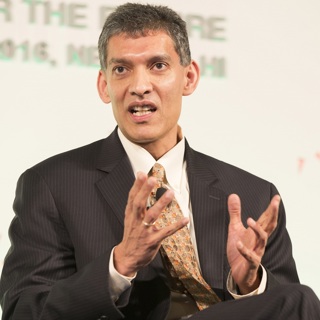 Eswar Prasad on the Curious Rise of the Renminbi