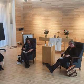 SANAT JA HENKI Irja Askola & Anna-Mari Kaskinen: Runon kieli uskon kielenä