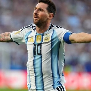 Messi's final Argentina match tickets sell out in 90 minutes ⚽