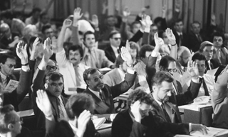 Neatkarības atjanošanas deklarācija. Atmiņas, politiskie un tiesiskie aspekti