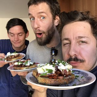 Macka 21: Chevré i bacon med oliver och soltorkade tomater