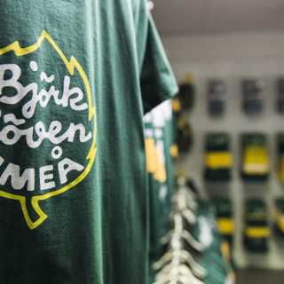 Mamma i chock intervjuades om försvunnen son, vilda spekulationer och SR blåsta efter hockeymatch i Umeå, fri journalistik hotad i Hongkong