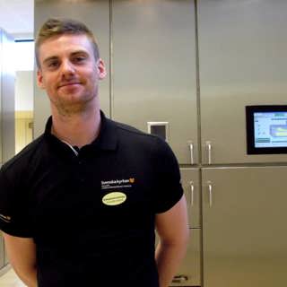 Christoffer kremerar döda kroppar 