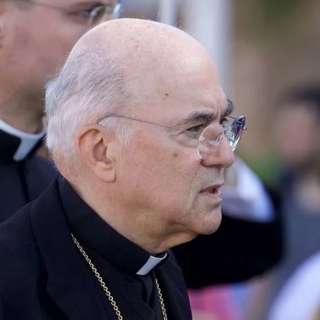 Archbishop Viganò Defies Vatican Summons, Denounces Pope Francis