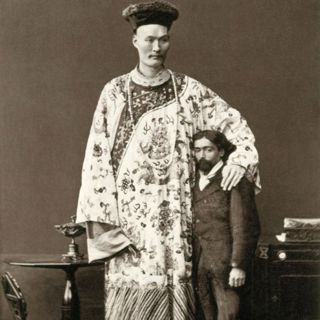 #351: Tataria, The Titanic, Direct Energy Weapons and Melted Buildings With Redbricks and Annabelle