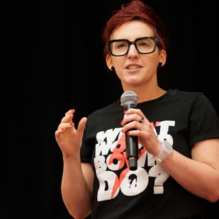 Ep106: Future Trends, Deep Connections & Big Ideas - Inside the Mind of Futurist Steph Clarke