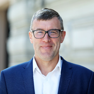 A. Martinovs: Jaunā “airBaltic” vadītāja Hildēna alga būs mērāma simtos tūkstošos gadā