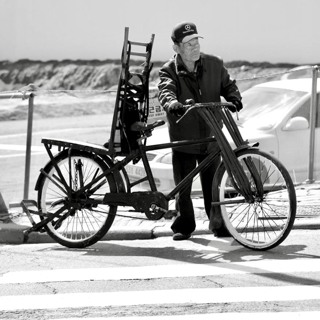 Getting a Stranger Interested in Photography EP 355