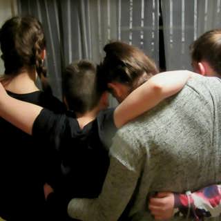 Storasysters kamp: "Vi är ensamma i världen"