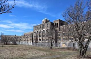Ep. 379 - Molly Stark Sanatorium