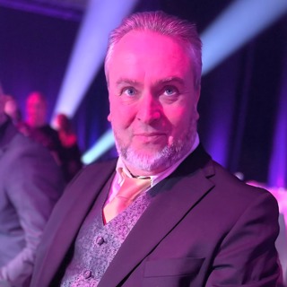 Jakso 60 - Robert “Robi” Schürmann, radiojuontaja, ottelukuuluttaja, DJ, valokuvaaja, puoliso ja isä