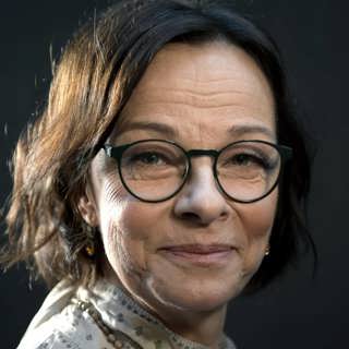 Kajsa Ernst: "Det är en romantisk komedi om diskriminering"