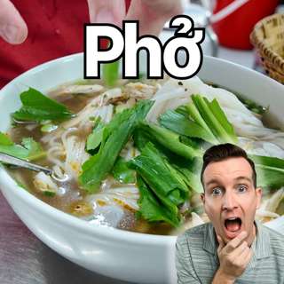 I Never Really Liked Phở Until I Found This Place | Lunch Walks #1