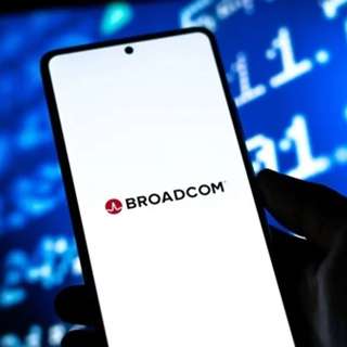 Apple and X SpaceX Settle Antitrust, AI Chips Propel Broadcom Growth, M3E Canvas Converts Visuals to AI Code Prompts, AI Giants Propose Peer Review Safety, and more...