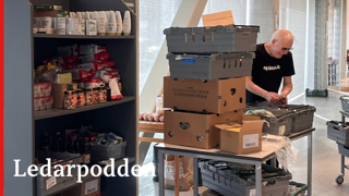 "Det är becksvart omkring oss - fler måste våga lysa"