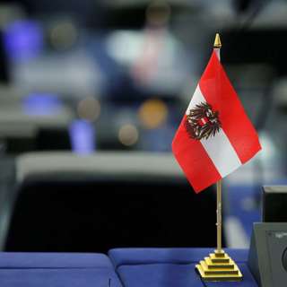Austrian Ambassador Resigns Over Scandal, Telefonica Phases Out Huawei 5G, France Returns Looted Artifacts, Ryanair Cuts French Flights, and more...