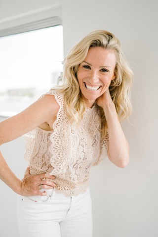 Embracing Intuition and Aligning with Your Dreams: A Journey from Corporate to Creative with Caroline Balinska