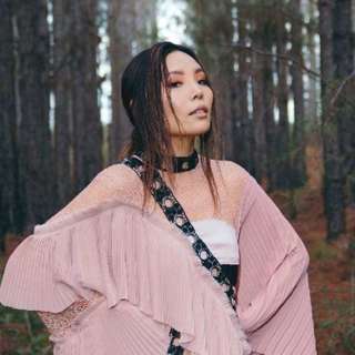 Dami Im threatens "OK I'm hanging up now!"