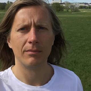 "Jag betraktades som nån sorts rekvisita i hans liv" Otto Gabrielsson om boken till sin pappa Jörn Donner