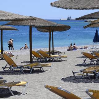 Därför blir tåg- och flygpriserna rekordhöga i sommar