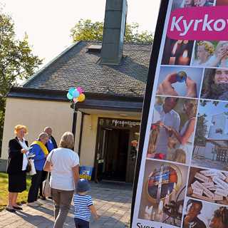 Senfärdig Eko-rättelse om kyrkotrend, omtvistad Omni-cred och inkonsekvent visning av varumärken i TV-rutan