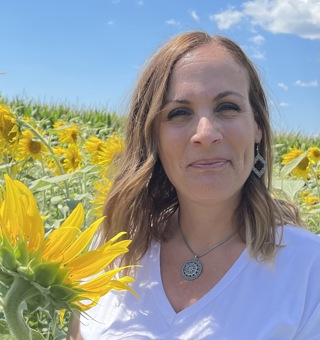 Emotional Metabolism: Unpacking Emotional Eating and Heart-Centered Weight Loss with Laura Tolosi