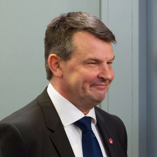 Wara måtte gå - Jøran Kallmyr kommer inn