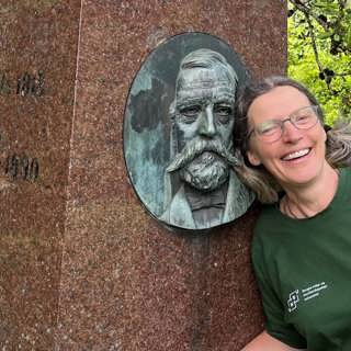 Från minsta kryp till hela skogen - bevarandebiolog vill ruska om oss