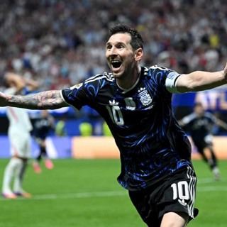 Argentina launch late fightback to beat England and earn World Cup final spot⚽