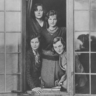 36. Mitford systrarna del 2 - Fler systrar, fler skandaler och galenskaper