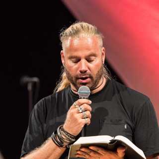 Det finns ljus om natten - Marcus Olson