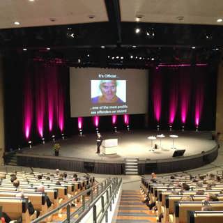 Oansvariga nya utgivare och satir som mediekritik