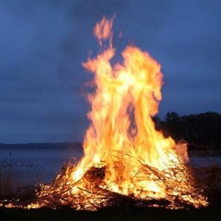 Crackling and Rumbling Fire ASMR - 10 Hours Sleep Sound