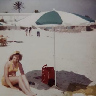 Är jag grå, är du sorgsen, är det höst?