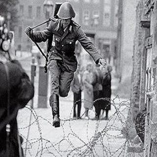 LEAP TO FREEDOM: Hans Konrad Schumann's Story