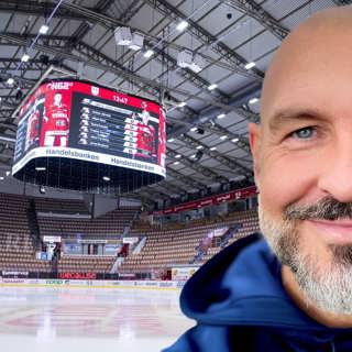 Erik Granqvist förnedrades av sina lagkamrater i hockeylaget